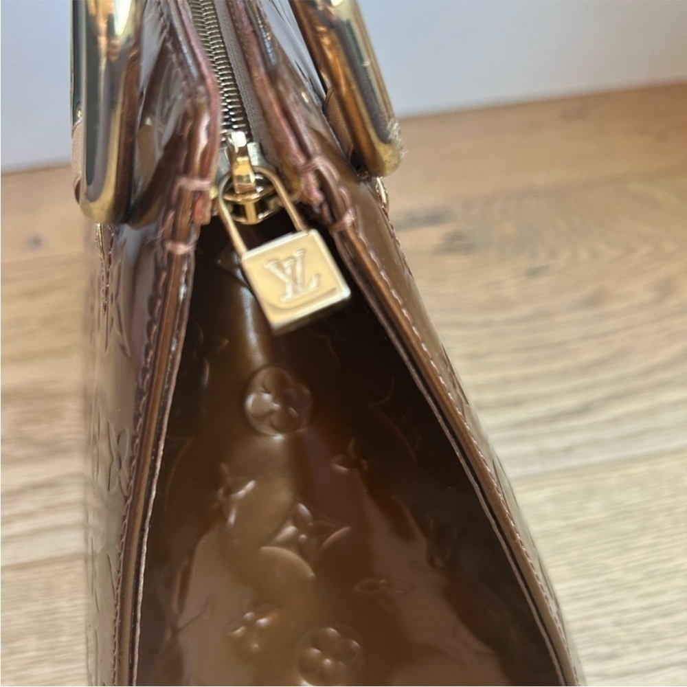 LV🤎FORSYTH BRONZE MONOGRAMMED VERNIS - Picture 7 of 13